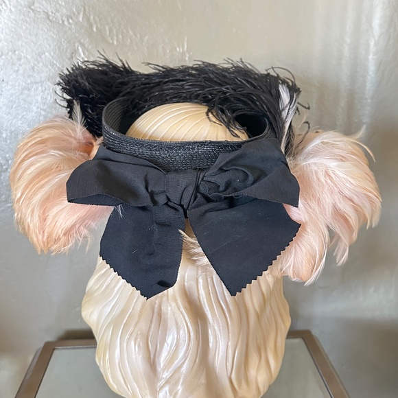 OPULENT 1940s' BLACK STRAW OPEN CROWN  HAT + SALMON & BLACK COLOR FEATHERS - Picture 5 of 11
